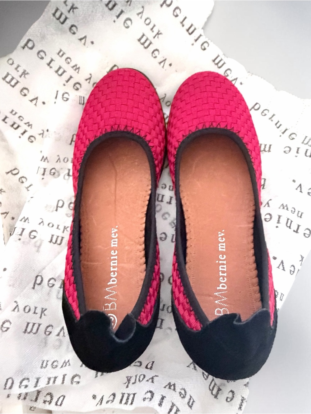 Bernie Mev Red EU39 Bella Me Woven Memory Foam Ballet Flats Black Suede Heel - Picture 9 of 11